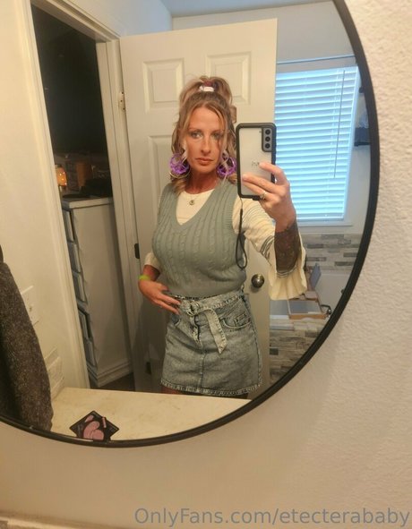 巨乳オナニーオンリーファンズ 無料裸 写真