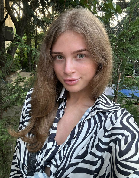 sweetylera69 ポルノスター ヌード 画像