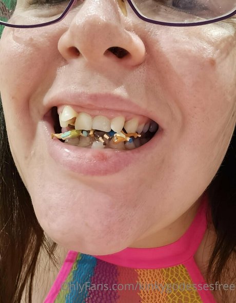 痴女妻オンリーファンズ HD 写真