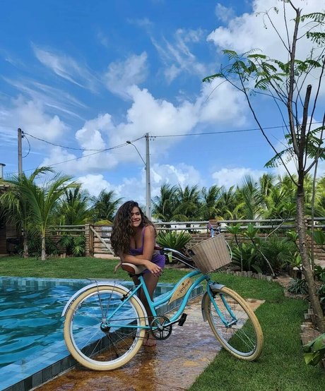 金髪の小人オンリーファンズ 美しい 写真