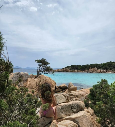 パンツを食い込ませるオンリーファンズ ホット裸 ギャラリー