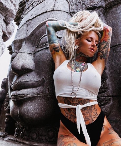 顔射 POV オンリーファンズ エロチック 画像