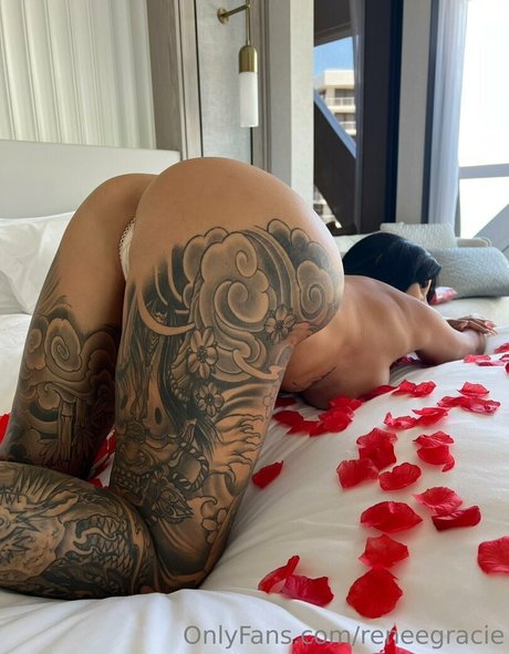 巨尻オンリーファン xxx ギャラリー