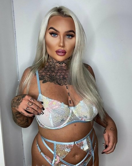 inkedblondieeee 完璧なスター 写真