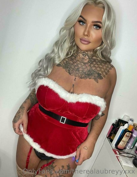 inkedblondieeee ポルノスター ホット 画像