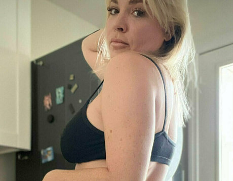 下着 オンリーファンズ 美しい 写真