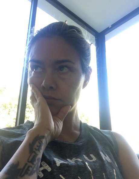 thedanavespoli モデル 写真