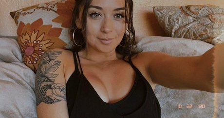 乳首 オンリーファンズ ホットxxx 写真