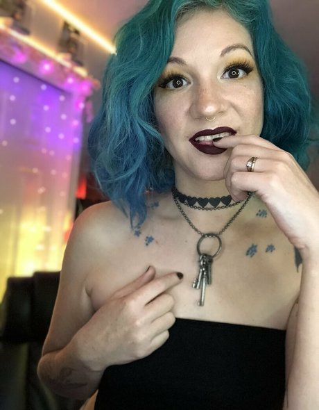 anervoussole xo 可愛いモデル 画像