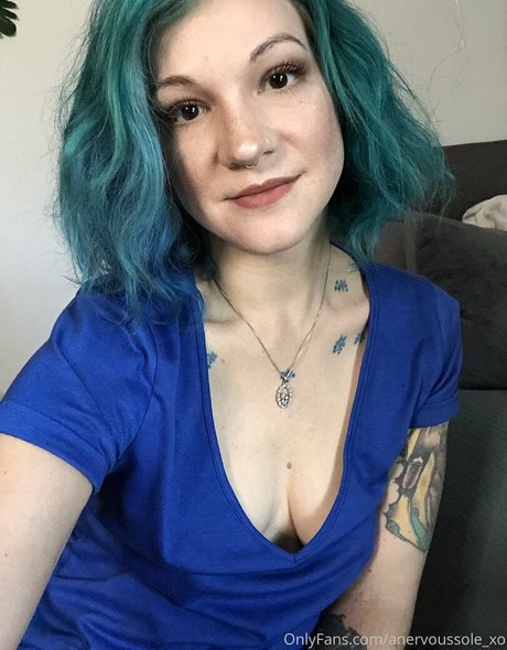 anervoussole xo ポルノスター 独占 写真