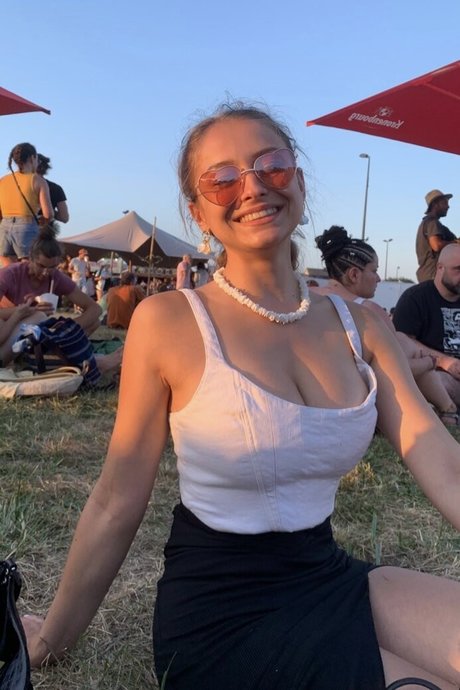 Romane Salvetti xxx女優 写真