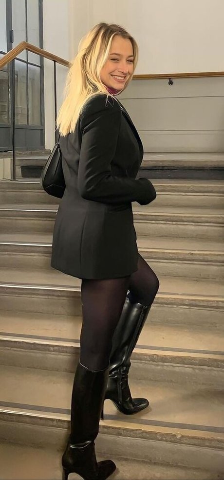 Romane Salvetti 無料女優 画像