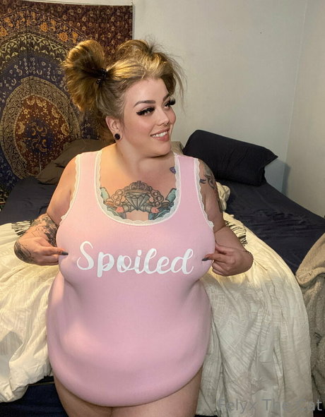 felyxfree 美しいモデル 写真