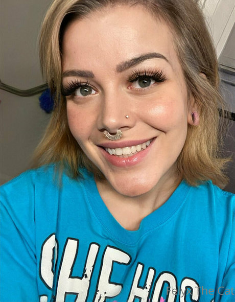 デカ尻ティーンオンリーファンズ ポルノグラフィック 画像