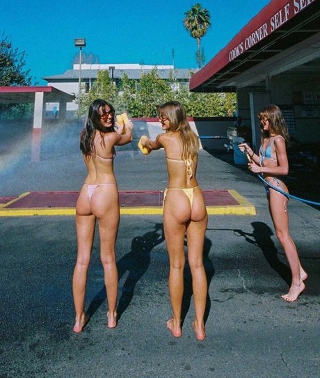 Lydia Campanelli 写真集