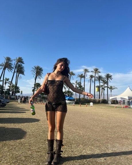 セレブヌードオンリーファンズ ホットセクシー 写真