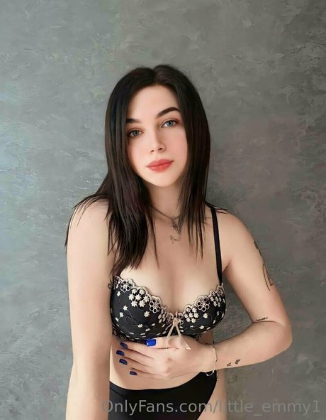 little emmy1 セックスポルノスター 写真