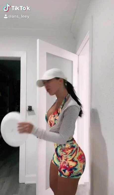 Ansley Pacheco ポルノスター HD 写真