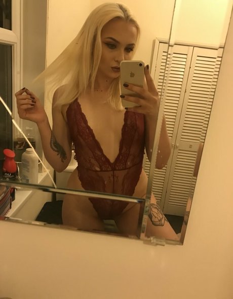 Nikita Reign ヌードモデル 写真