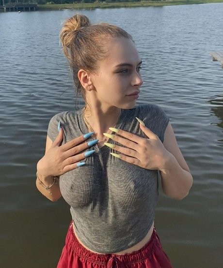 曲線美のラテン系オンリーファンズ セクシーxxx 画像