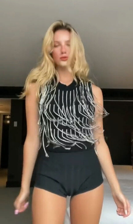 フィットネスコーチオンリーファンズ アートヌード 画像