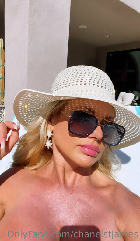 chanelstjames ポルノスター エロティック アーカイブ