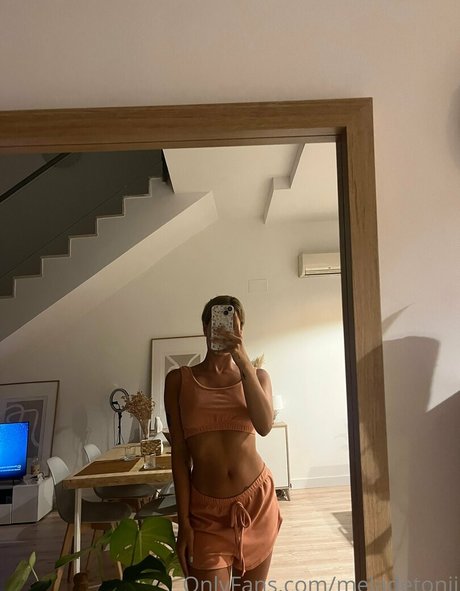 フラットオンリーファン 無料 写真