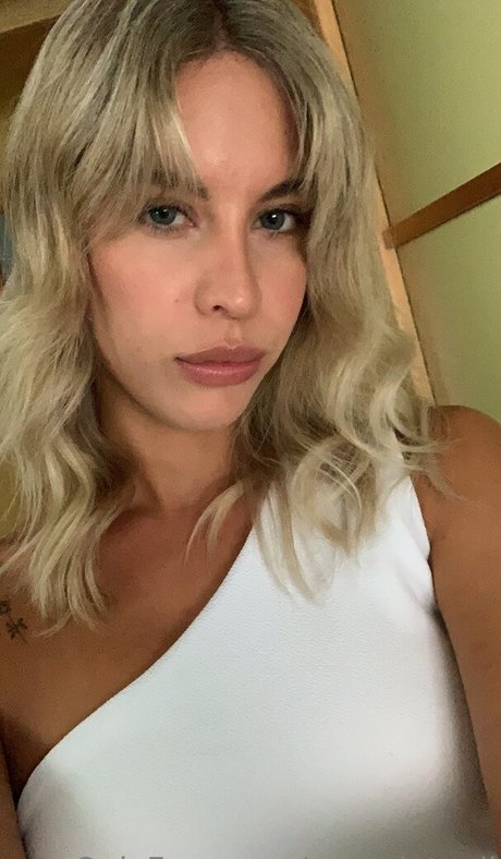 ジンジャーティーンオンリーファンズ 美しいポルノ ギャラリー