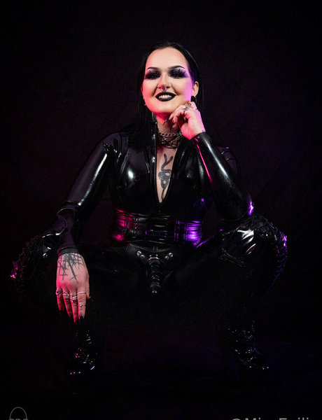 misseviliafree ポルノスター ホット 写真