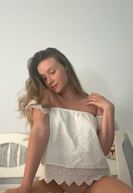 lilly lil トップスター 写真