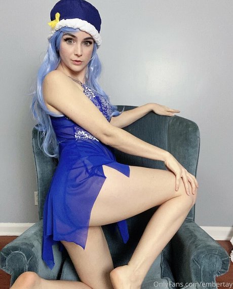 ぽっちゃりブロンドのオンリーファンズ セックス 写真