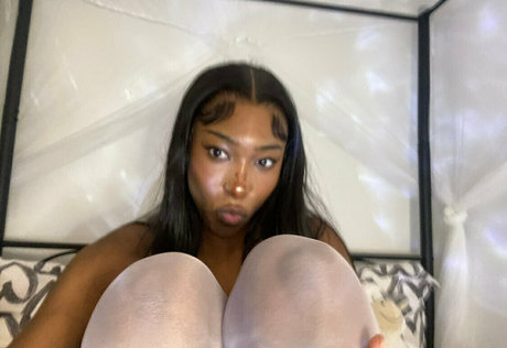 meruhart666 ポルノスター 裸 写真