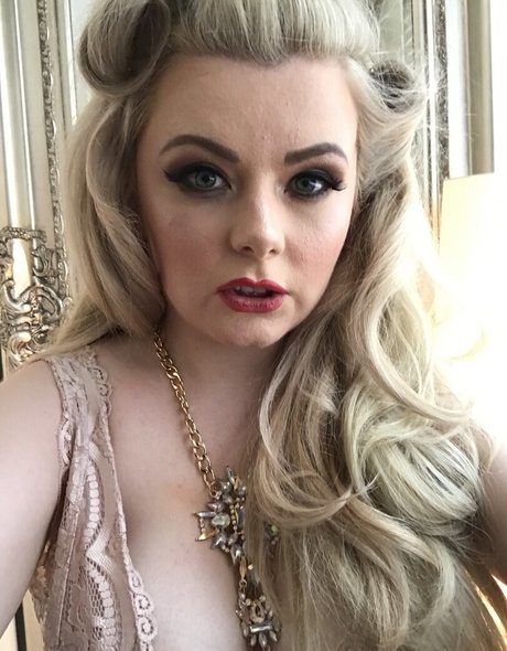 ティックトックスター オンリーファンズ えろた 写真