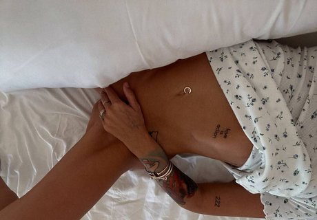 Aiza Dolmatova 完璧な女優 写真