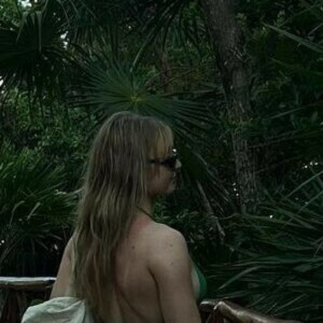 トランス熟女オンリーファンズ ホットポルノ 写真