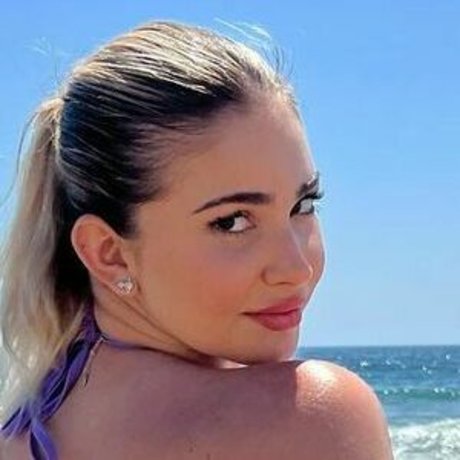 Emely Hernandez 美しいスター ギャラリー