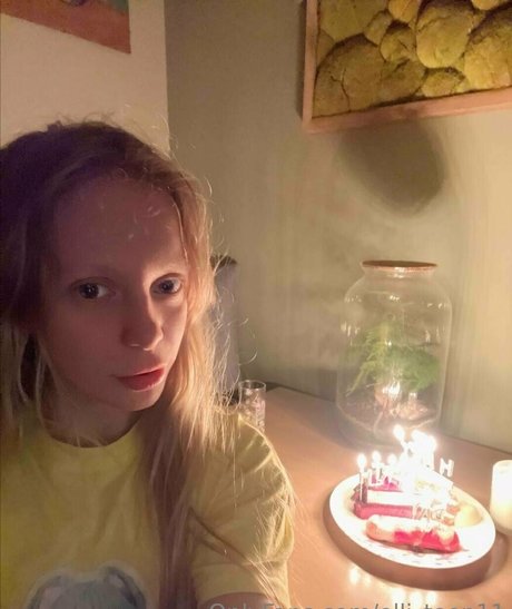 足 マンコ オンリーファンズ アダルト無料 画像