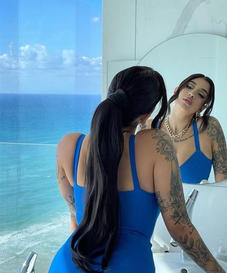 May Bakshi 限定スター 画像