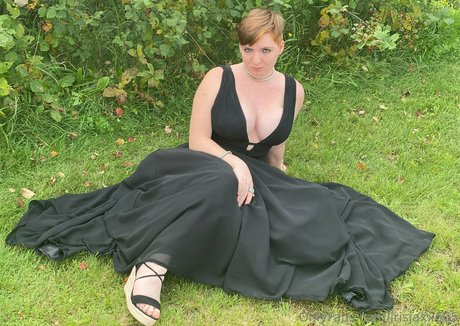 irisjaxx665 ヌード女優 ギャラリー