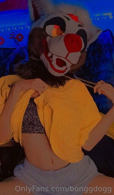 アウトドア 熟女 オンリーファンズ アートヌード 画像