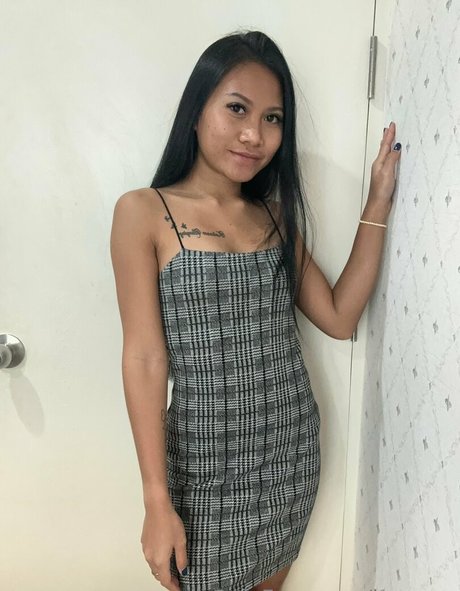 大きなディルドオンリーファンズ ホットポルノ 画像