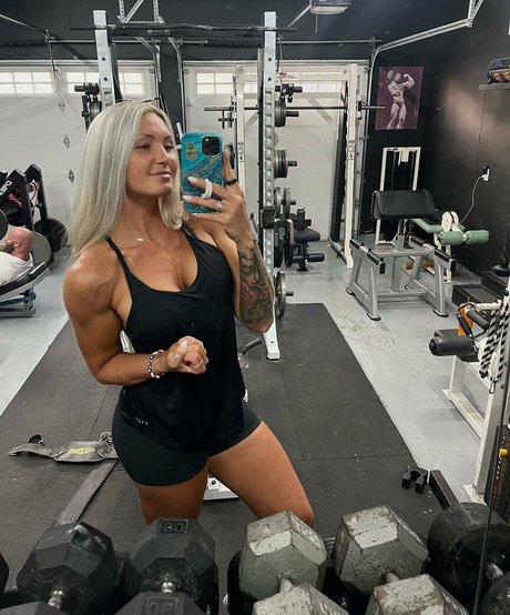 ドイツのアマチュアオンリーファンズ 美しい裸 ギャラリー