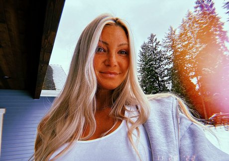 Jordan Elizabeth ヌードモデル 写真