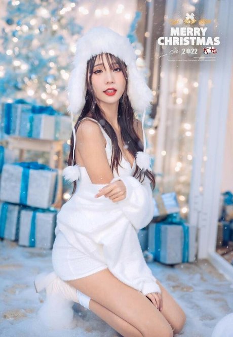 巨乳カップルオンリーファンズ エロチック 写真