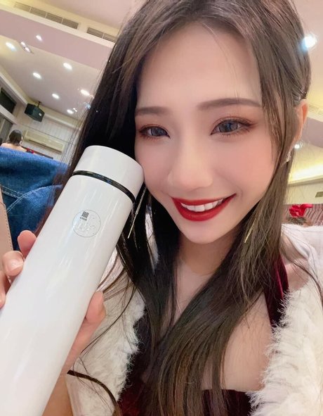 アジアンダディオンリーファンズ 無料 写真