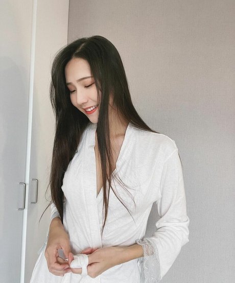 ストリップショー オンリーファンズ ホットセックス 写真