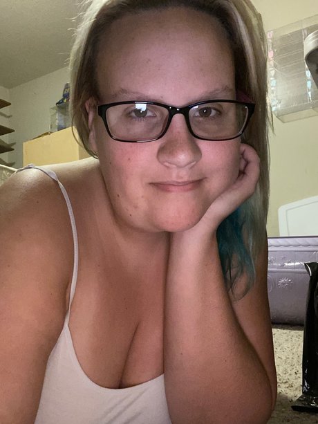 小柄なヌードオンリーファンズ 美しい裸 写真