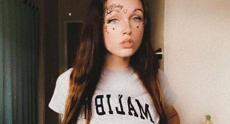 JOI オンリーファンズ 美しい 写真