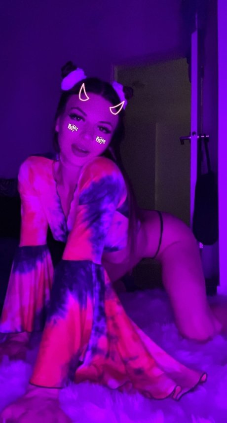 Scoobyy Whoo ヌードモデル 写真