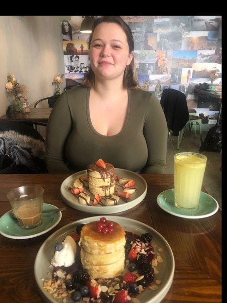 ChubbyEmmy 無料モデル 写真